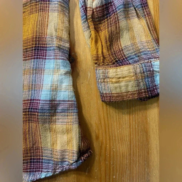 Maurices Womens Medium Plaid Checkered  shirt. - Picture 4 of 8